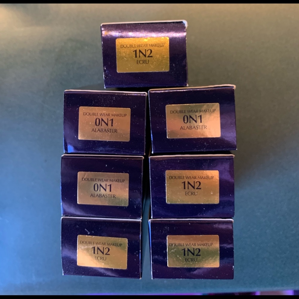 Ester Lauder Double Wear foundation in Alabaster or Ecru
